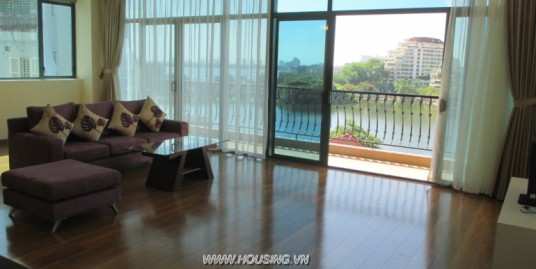 Luxurious apartment views Truc Bach lake for rent