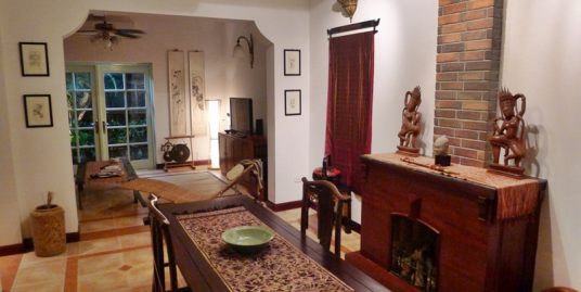 Asian-Style House in Hai Ba Trung for rent