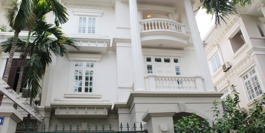 Beautiful Villa in Ciputra for rent