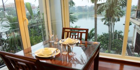 Lake View Studio Apartment in Au Co road