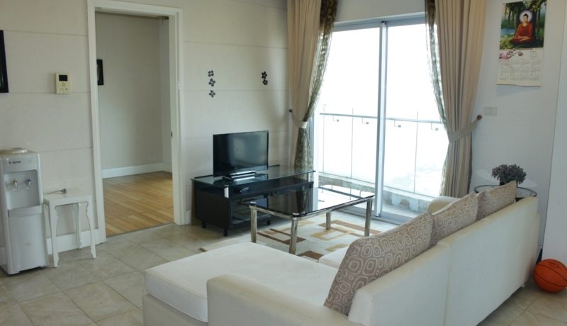 golden-westlake-apartment-05