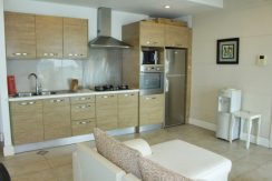 golden-westlake-apartment-06