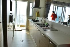 golden-westlake-apartment-06