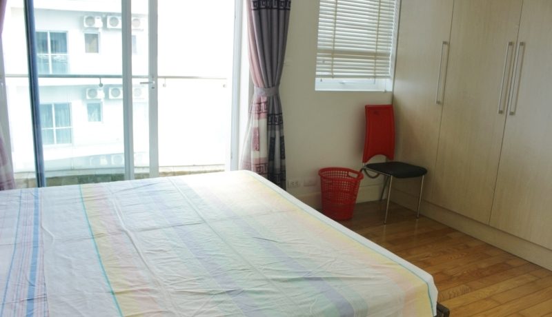 golden-westlake-apartment-08