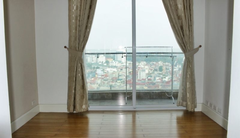 golden-westlake-apartment-10