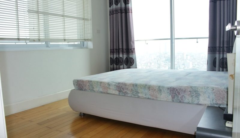 golden-westlake-apartment-10
