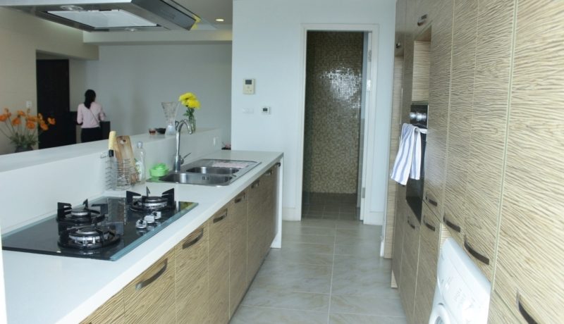 golden-westlake-apartment-12