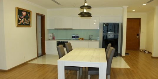 Three bedroom apartment in Vinhomes Nguyen Chi Thanh for rent