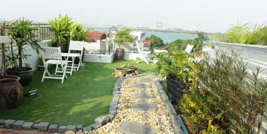 Cheap two-bedroom apartment in Tay Ho for rent
