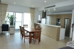 Golden Westlake Apartment