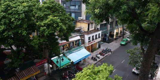 Flat in Hoan Kiem district Hanoi for rent 02 bedrooms