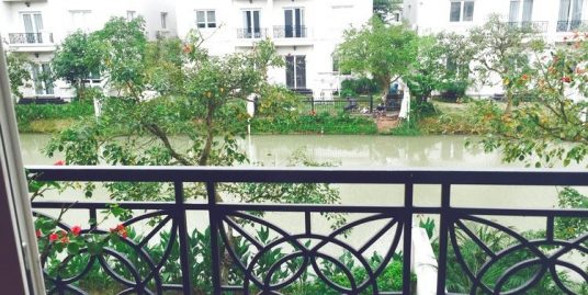 Stunning villa rent Vinhomes Riverside Long Bien
