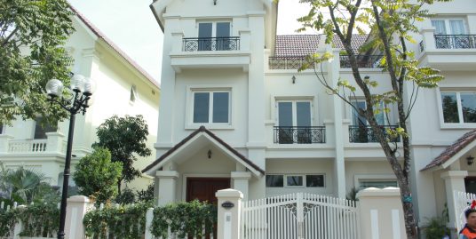 Beautiful Villa Vinhomes Riverside for rent