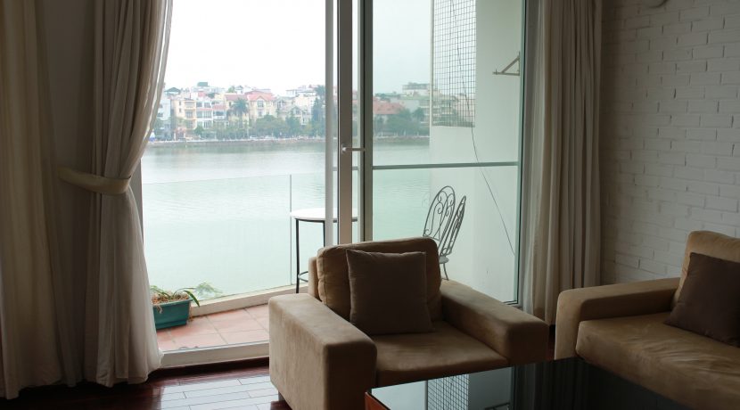 Lake view serviced apartment near West lake Tay Ho