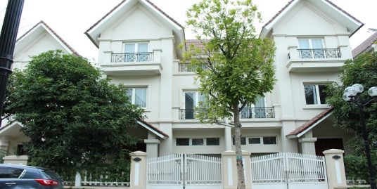 Beautiful Villa in Vinhomes Riverside – “Land of Peace”