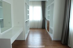 Vinhomes Riverside 12