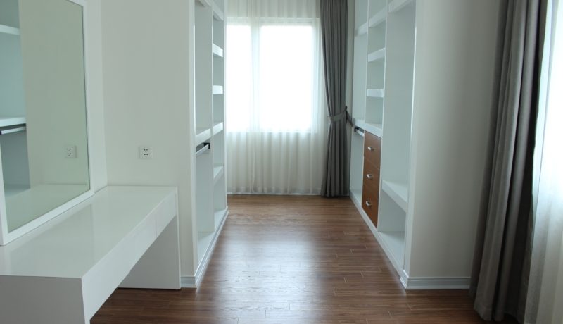 Vinhomes Riverside 12