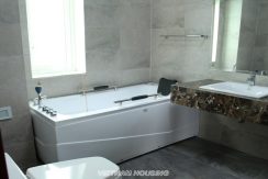 Vinhomes Riverside 15