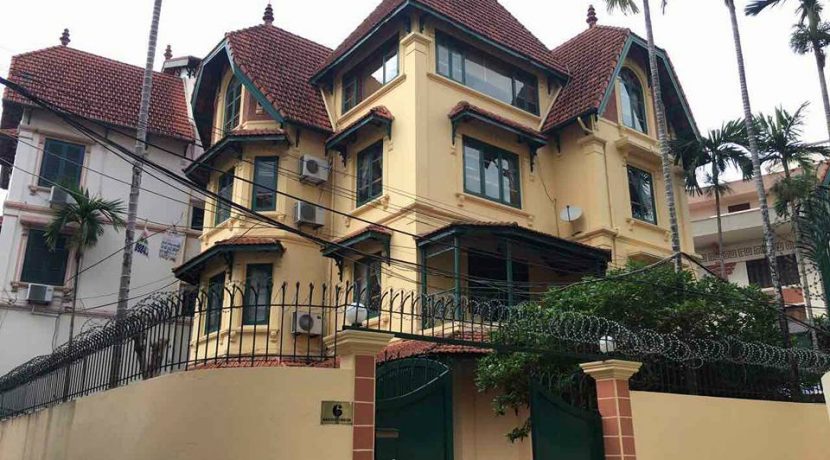 Rental classic villa  with outdoor pool in Tô Ngọc Vân