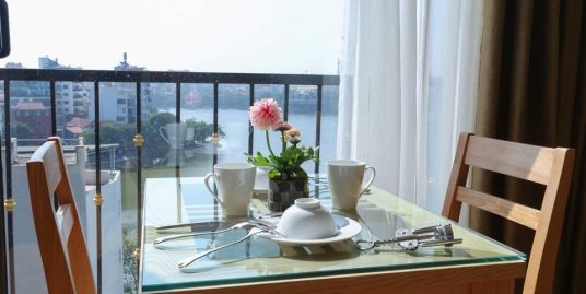 Quiet and new serviced apartment close to center