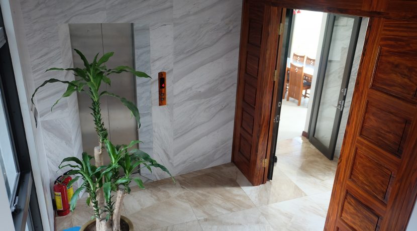 Entrance 02