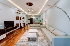 Three-bedroom Apartment Trang An complex