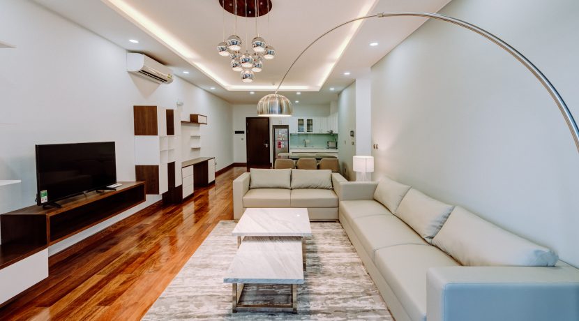 Three-bedroom Apartment Trang An complex
