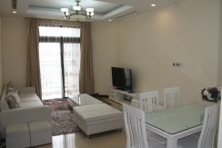 Royal City 2 phòng ngủ đầy đủ tiện nghi