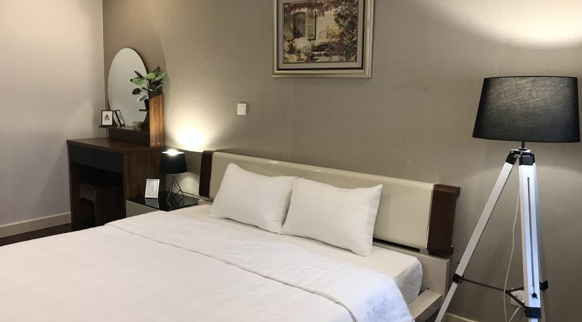 Master bedroom (2)