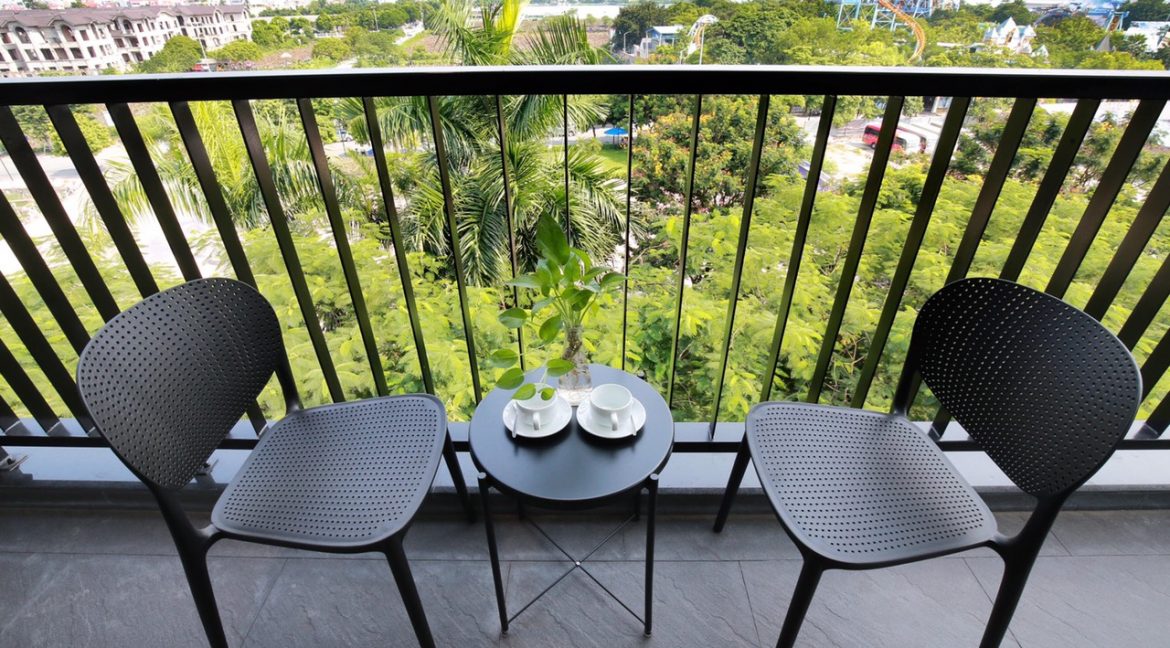 balcony (2)