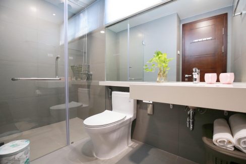 bathroom (2)