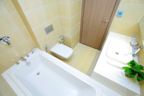 bathroom1 (1)