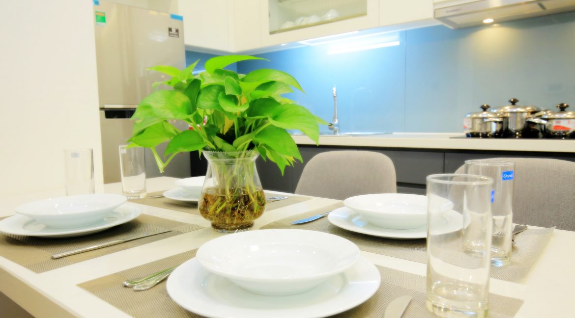 dining table (1)