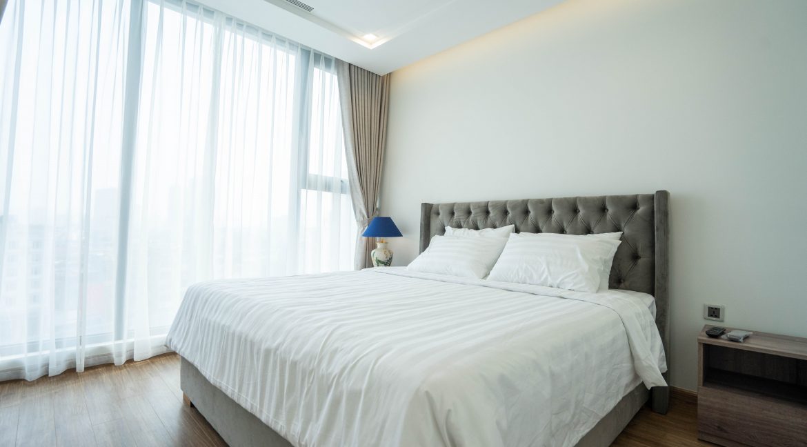 master bedroom (2)