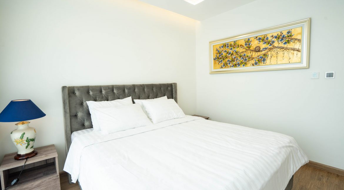 master bedroom (4)