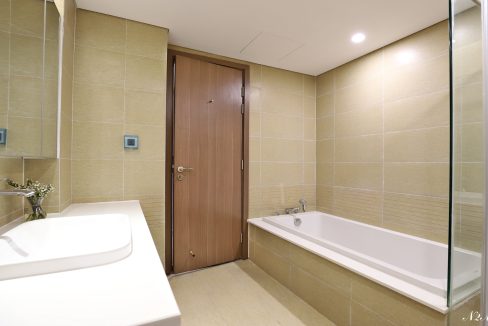 master bathroom (1)