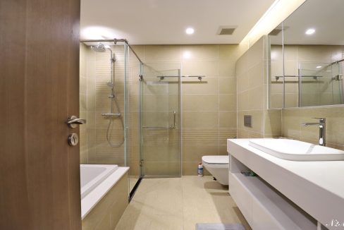 master bathroom (2)